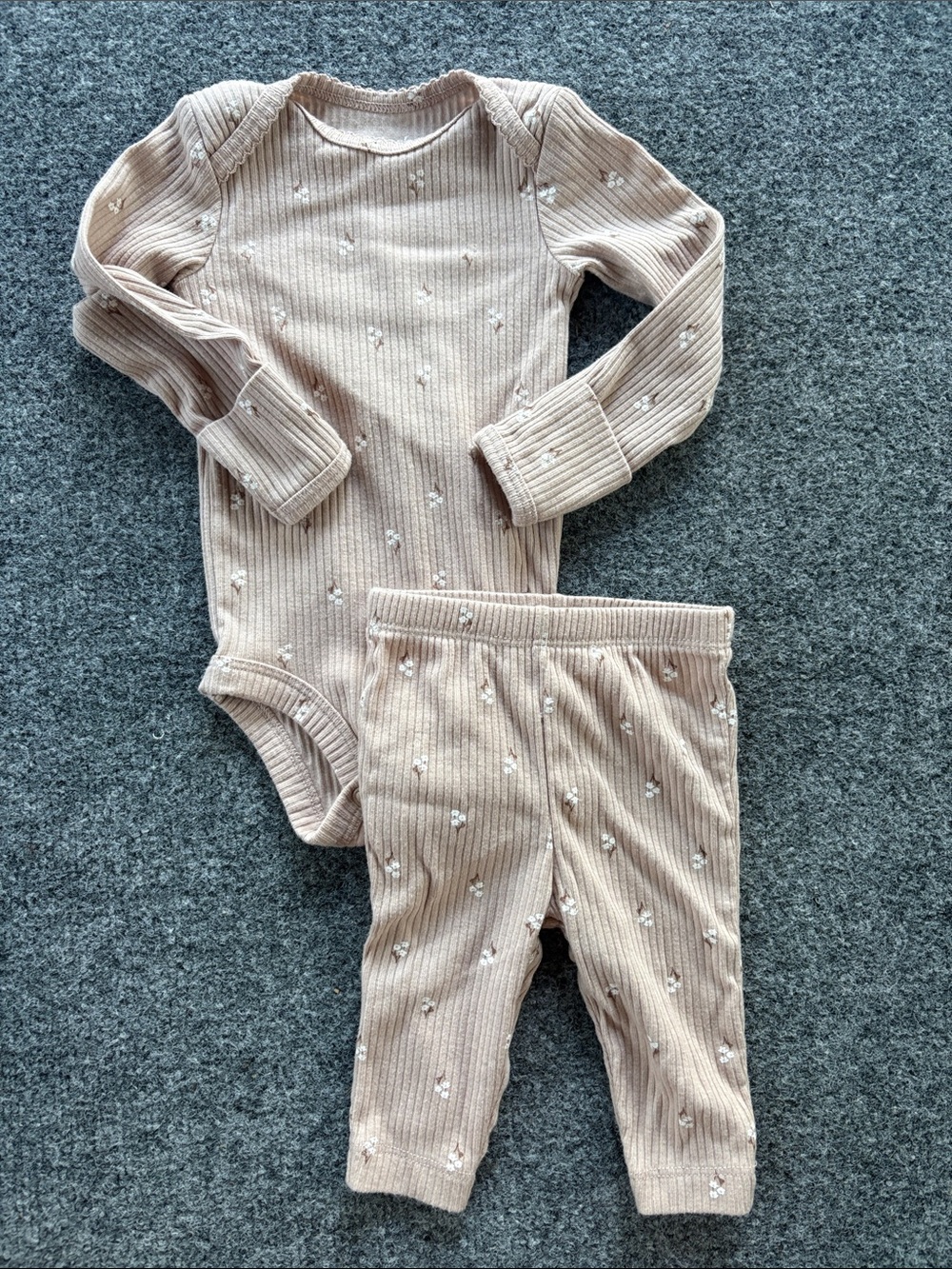 Carter's Ribbed Baby Bodysuit and Leggings in Light Beige - Floral - Size 3 mo